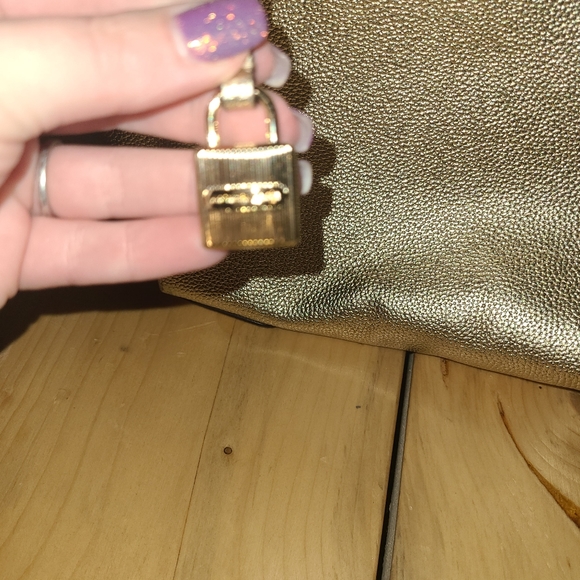 Authentic Michael kors tote - Picture 2 of 6